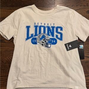 Detroit Lions Women’s Short Sleeve Tee NWT Loose Fit M Could Fit L